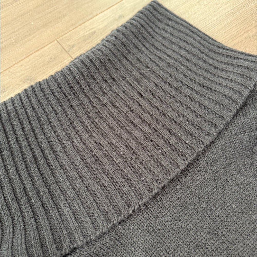 H&M Black Off-Shoulder Ribbed Knit Sweater Dress - Picture 4 of 6